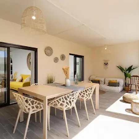 Superb Flat 200 From Beach, 10 Min To Downtown شقة