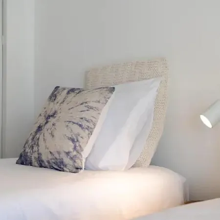 Superb Flat 200 From Beach, 10 Min To Downtown Apartment *