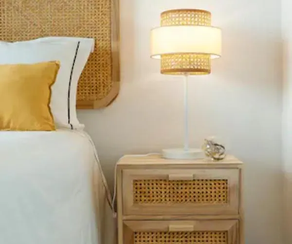 Lägenhet Superb Flat 200 From Beach, 10 Min To Downtown