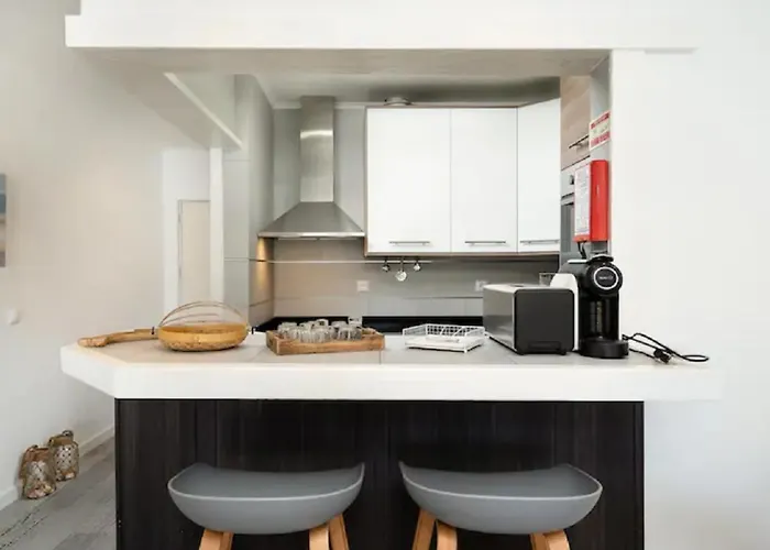 Superb Flat 200 From Beach, 10 Min To Downtown Lägenhet *