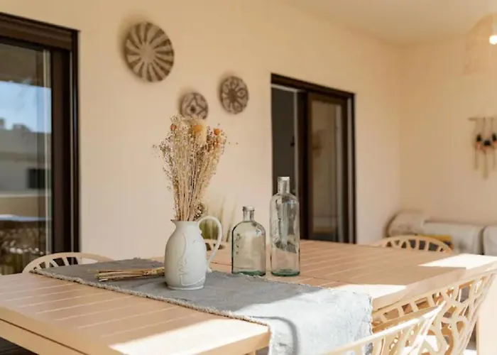 Superb Flat 200 From Beach, 10 Min To Downtown Lagos