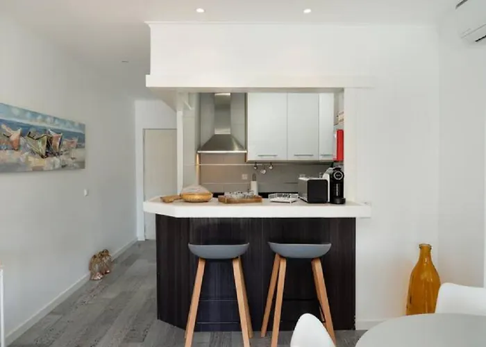 Superb Flat 200 From Beach, 10 Min To Downtown Lägenhet Lagos