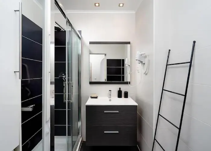 Superb Flat 200 From Beach, 10 Min To Downtown Lagos