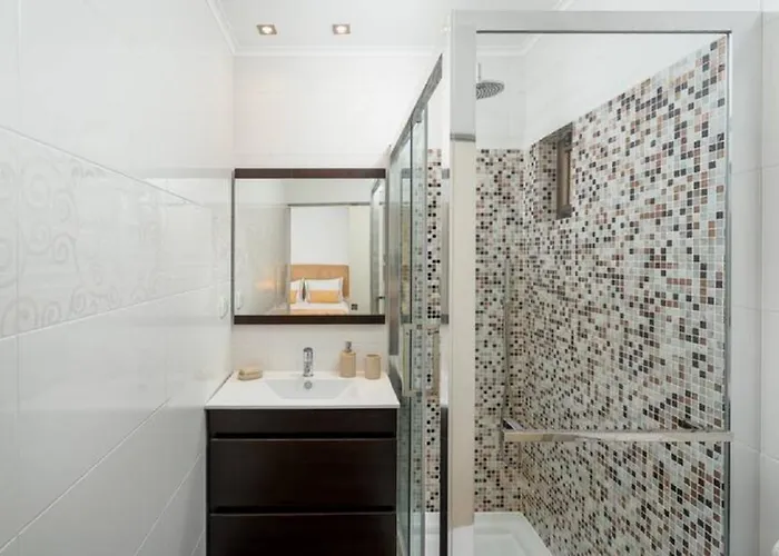 Lägenhet Superb Flat 200 From Beach, 10 Min To Downtown