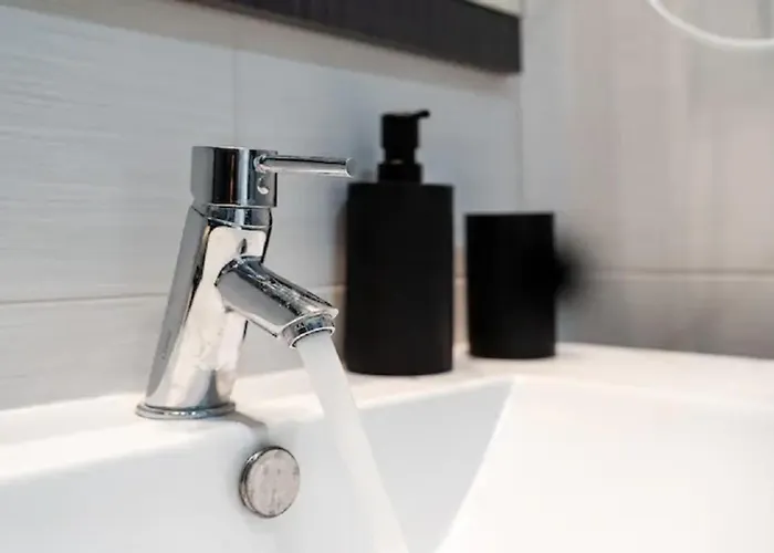 Lägenhet Superb Flat 200 From Beach, 10 Min To Downtown Lagos