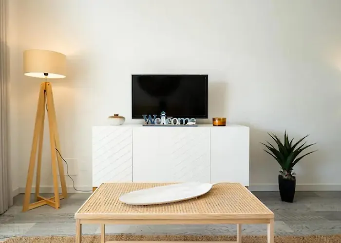 Superb Flat 200 From Beach, 10 Min To Downtown Lagos