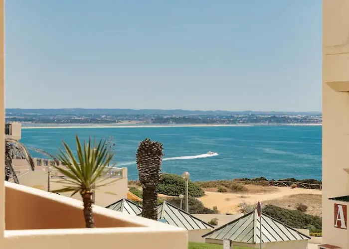 Lägenhet Superb Flat 200 From Beach, 10 Min To Downtown