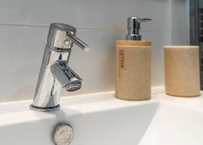 Superb Flat 200 From Beach, 10 Min To Downtown Lägenhet *