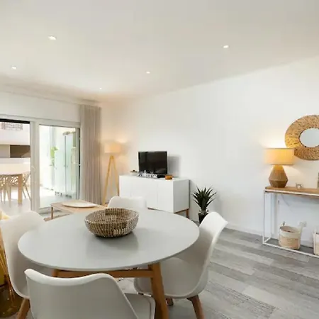 דירה Superb Flat 200 From Beach, 10 Min To Downtown