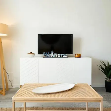 Superb Flat 200 From Beach, 10 Min To Downtown לאגוּ‏ש