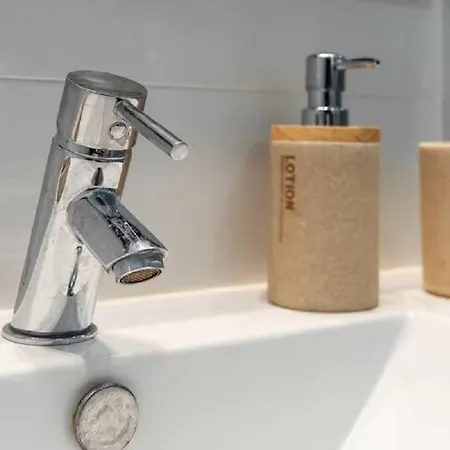 Superb Flat 200 From Beach, 10 Min To Downtown דירה *