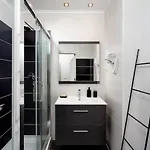 Superb Flat 200 From Beach, 10 Min To Downtown Lagos